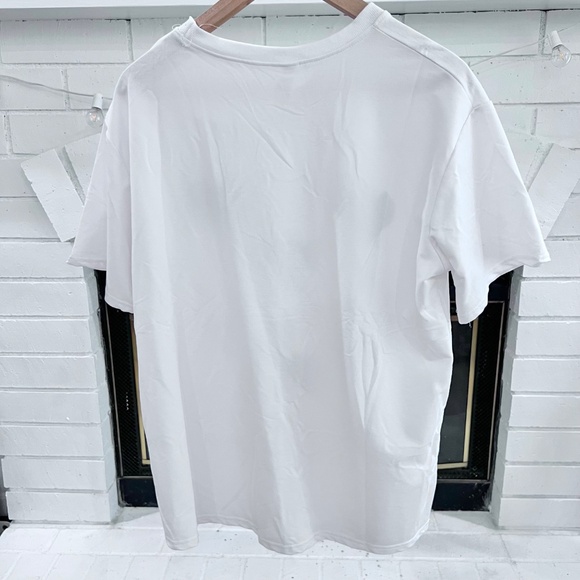 Women's Oversized One Size Fits All Hearts Logo Appliqué White Tshirt - Picture 2 of 2